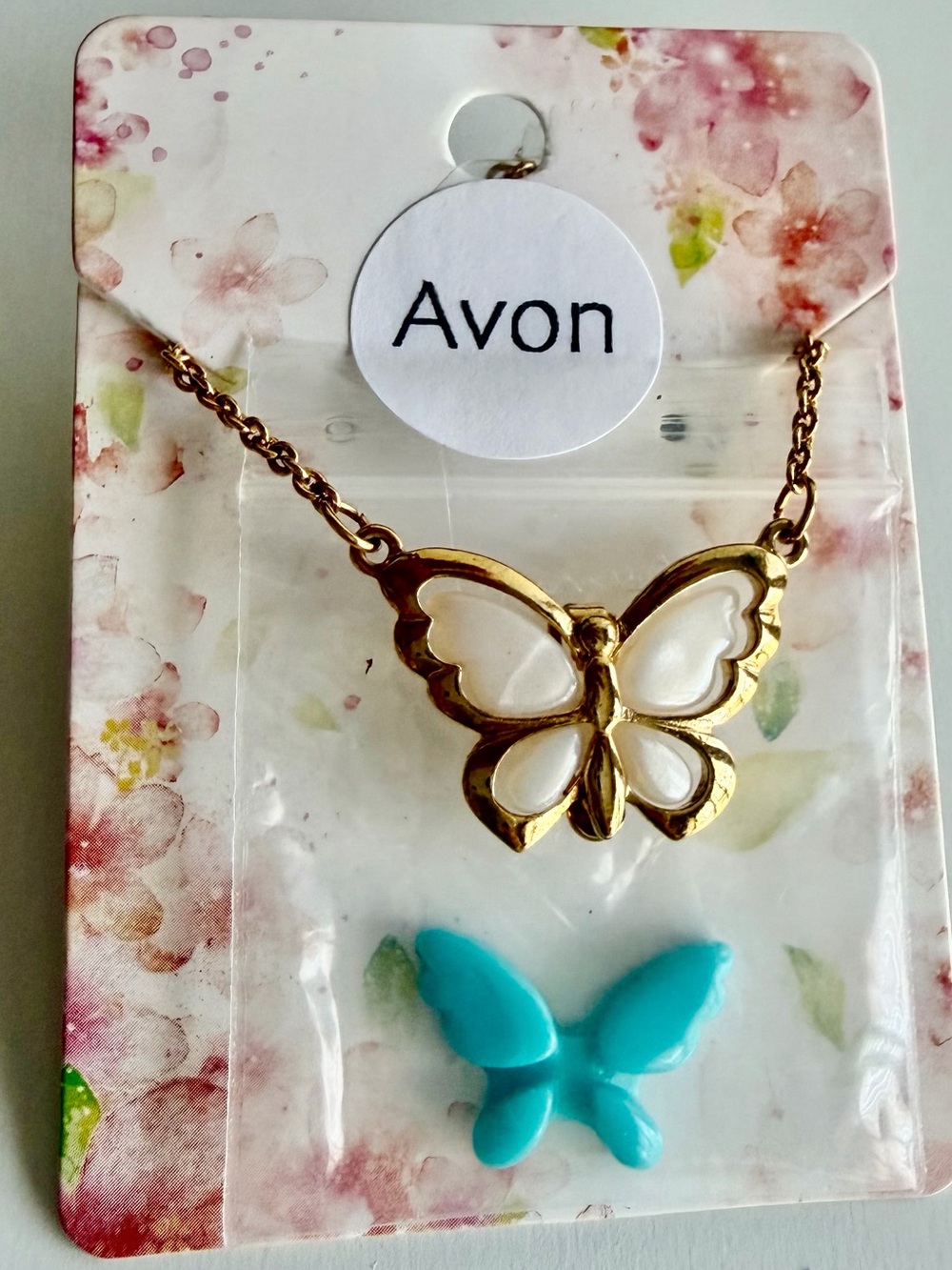 Vintage Avon 1985 Convertible Butterfly Necklace with extra Butterflies